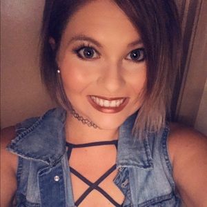 Meet your Posher, Kacie